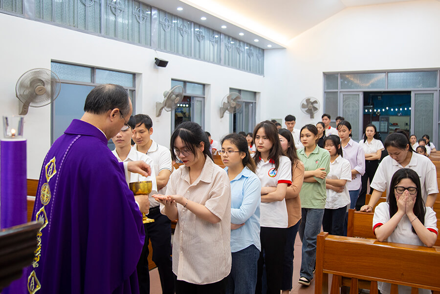 Việc làm để làm chứng !