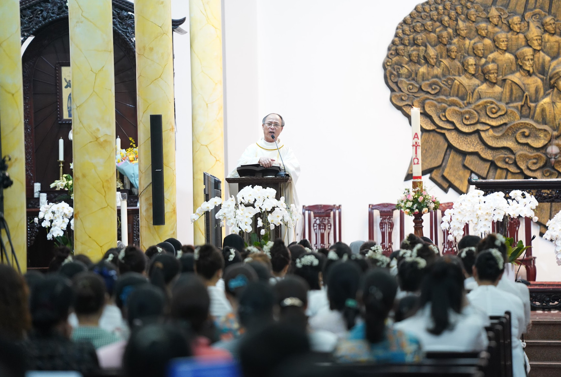 Cha Gioan Lưu Ngọc Quỳnh chia sẻ Lời Chúa trong thánh lẽ ngày thứ nhất mừng đại lễ Thánh Giuse Thợ 2023