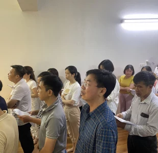 Cộng đoàn Phê-rô Tự Ninh Cường đọc kinh gia đình tháng kính Đức Mẹ 2023