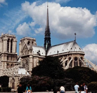 16 ngàn người tham gia cuộc hành hương từ Paris đến Chartres