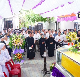GĐCGXQ thăm viếng cầu nguyện cho linh hồn cụ Giuse Nguyễn Văn Sợi