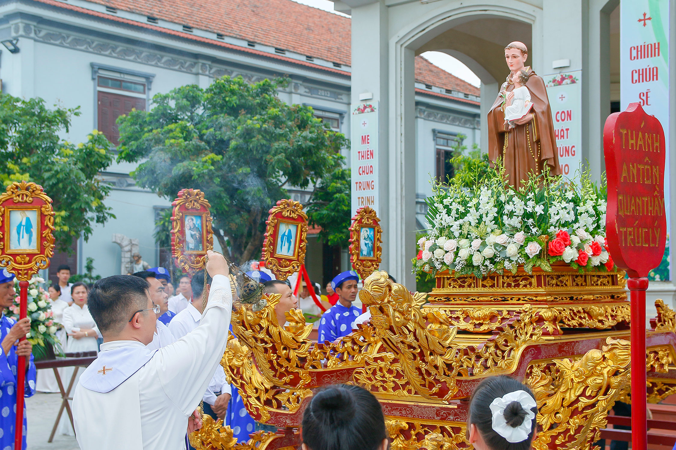 Giáo xứ Chúc Lý: Mừng lễ thánh An-tôn quan thầy và kỷ niệm ngày thiết lập Giáo xứ