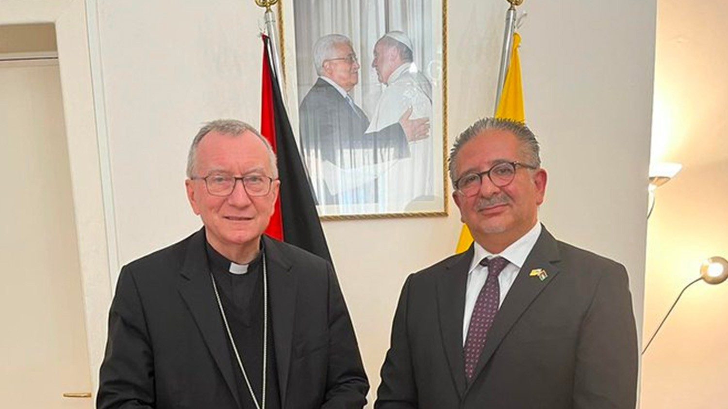 ĐHY Parolin thăm Đại sứ quán Palestine cạnh Tòa thánh