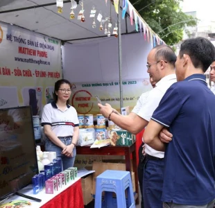 Triển lãm gian hàng giới thiệu sản phẩm và dịch vụ trong đại lễ di dân 2023