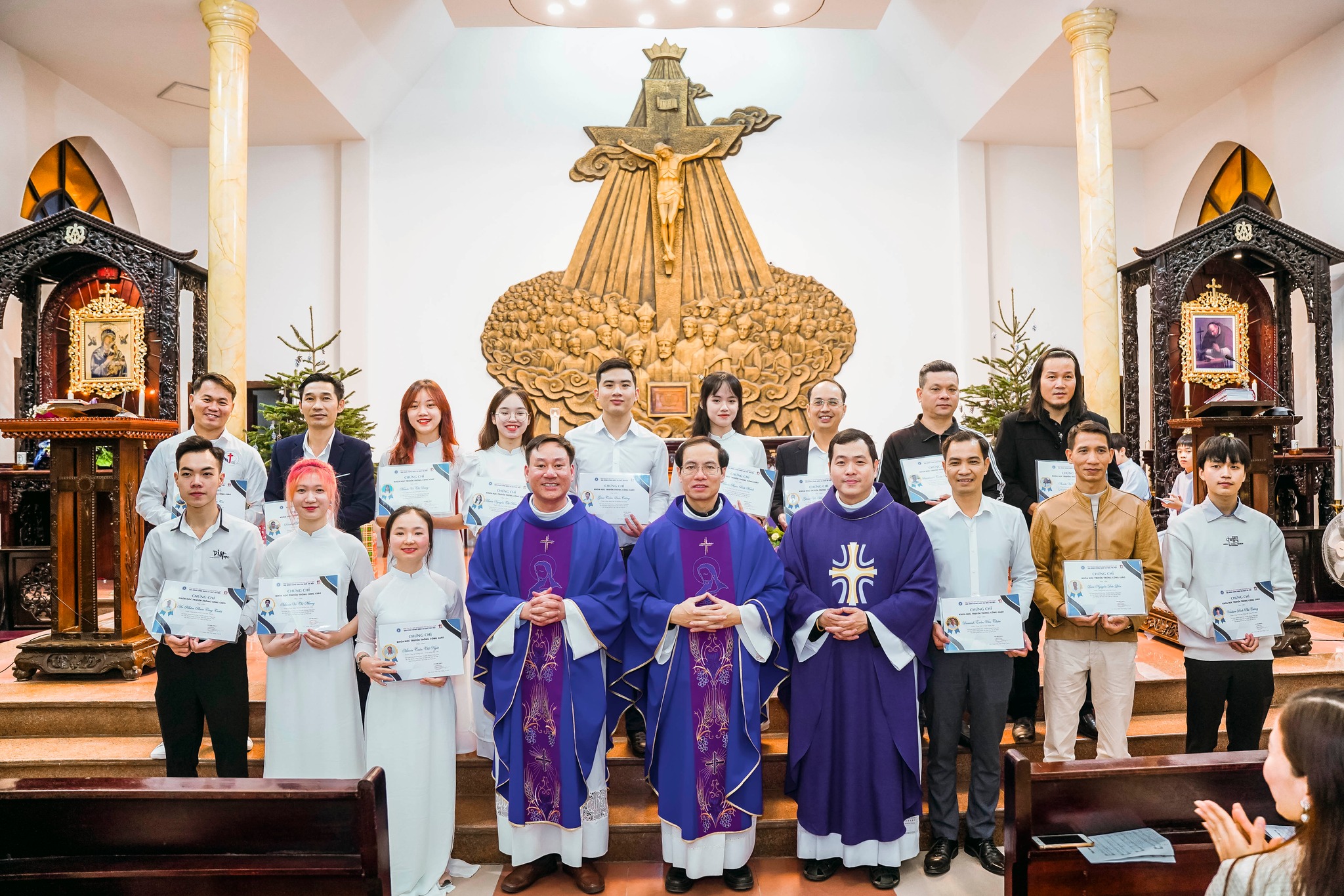 Thánh lễ tạ ơn và trao bằng khóa học Truyền Thông Xa Quê Công Giáo 2023